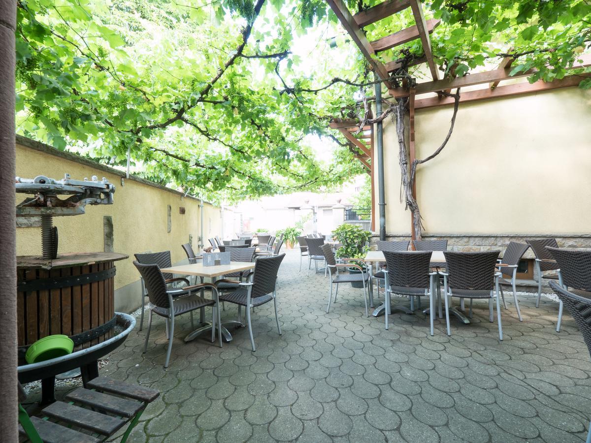 Hotel Braun Fahr Exteriör bild